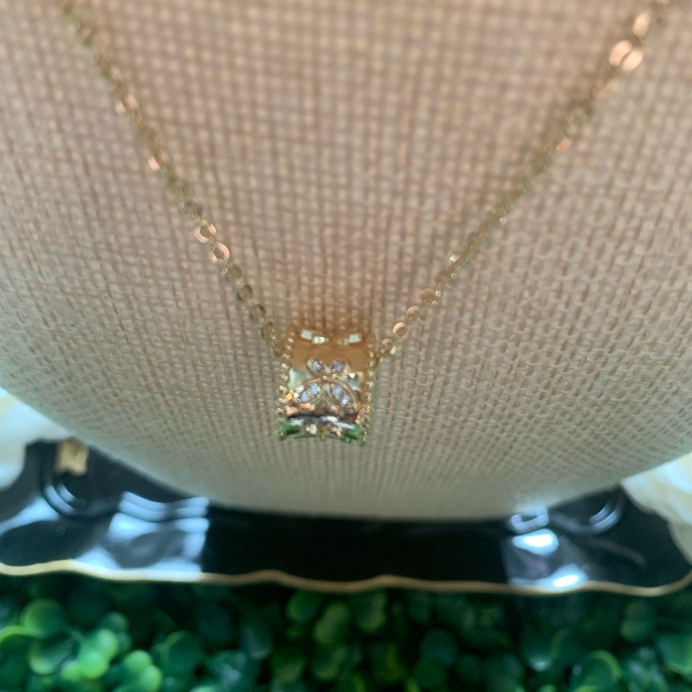 Elegant Gold Butterfly Pendant Necklace - Picture 8 of 12